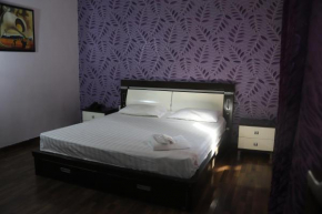 Mango Hotel & Tours